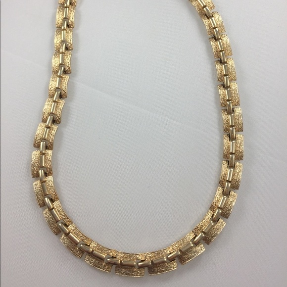 Vintage Coro Goldtone Textured Necklace - Picture 1 of 4